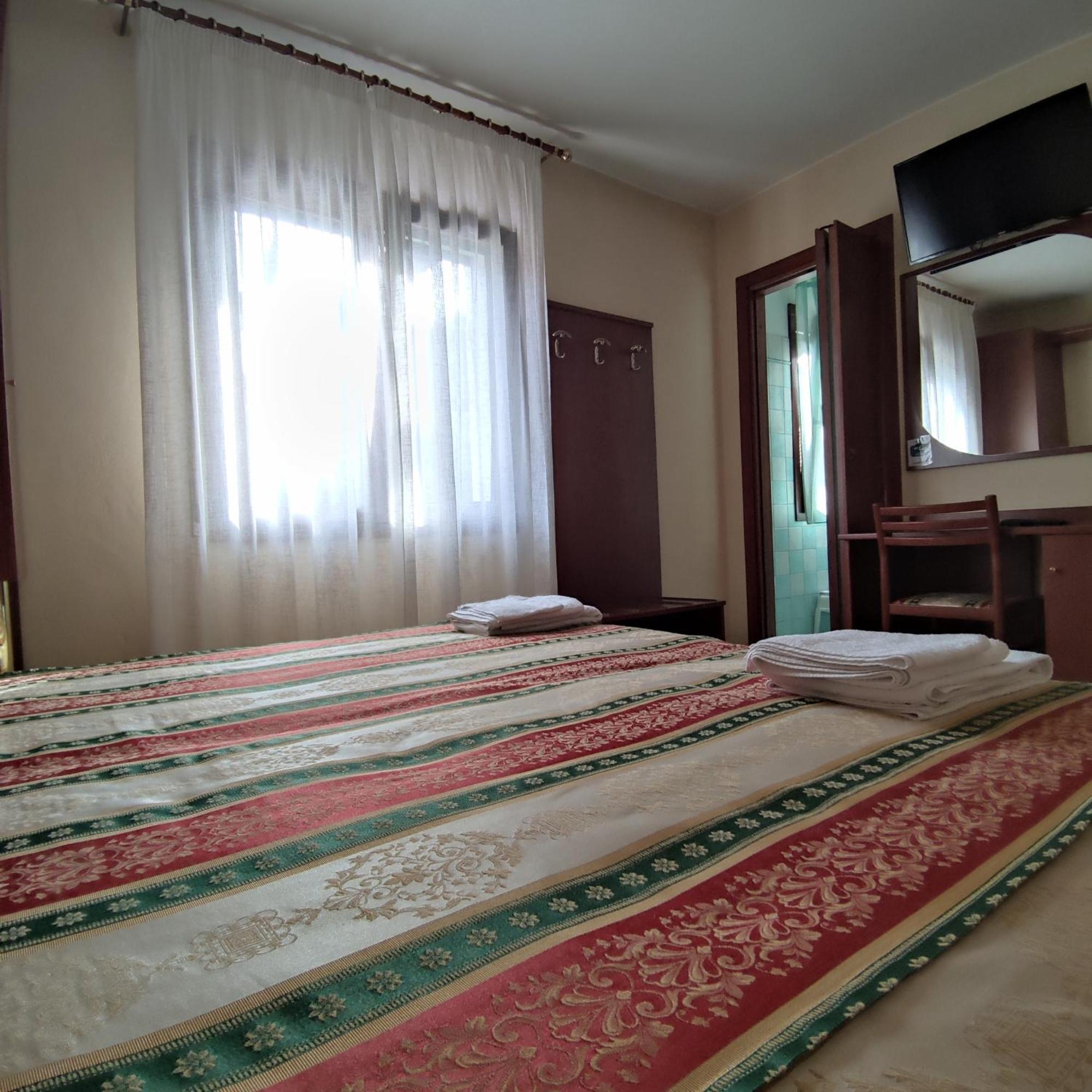 Ponte Nuovo Bed & Breakfast Altissimo Eksteriør bilde