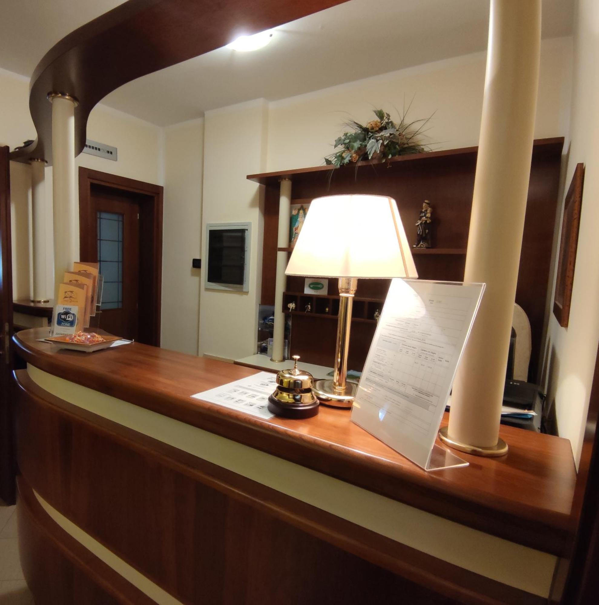 Ponte Nuovo Bed & Breakfast Altissimo Eksteriør bilde