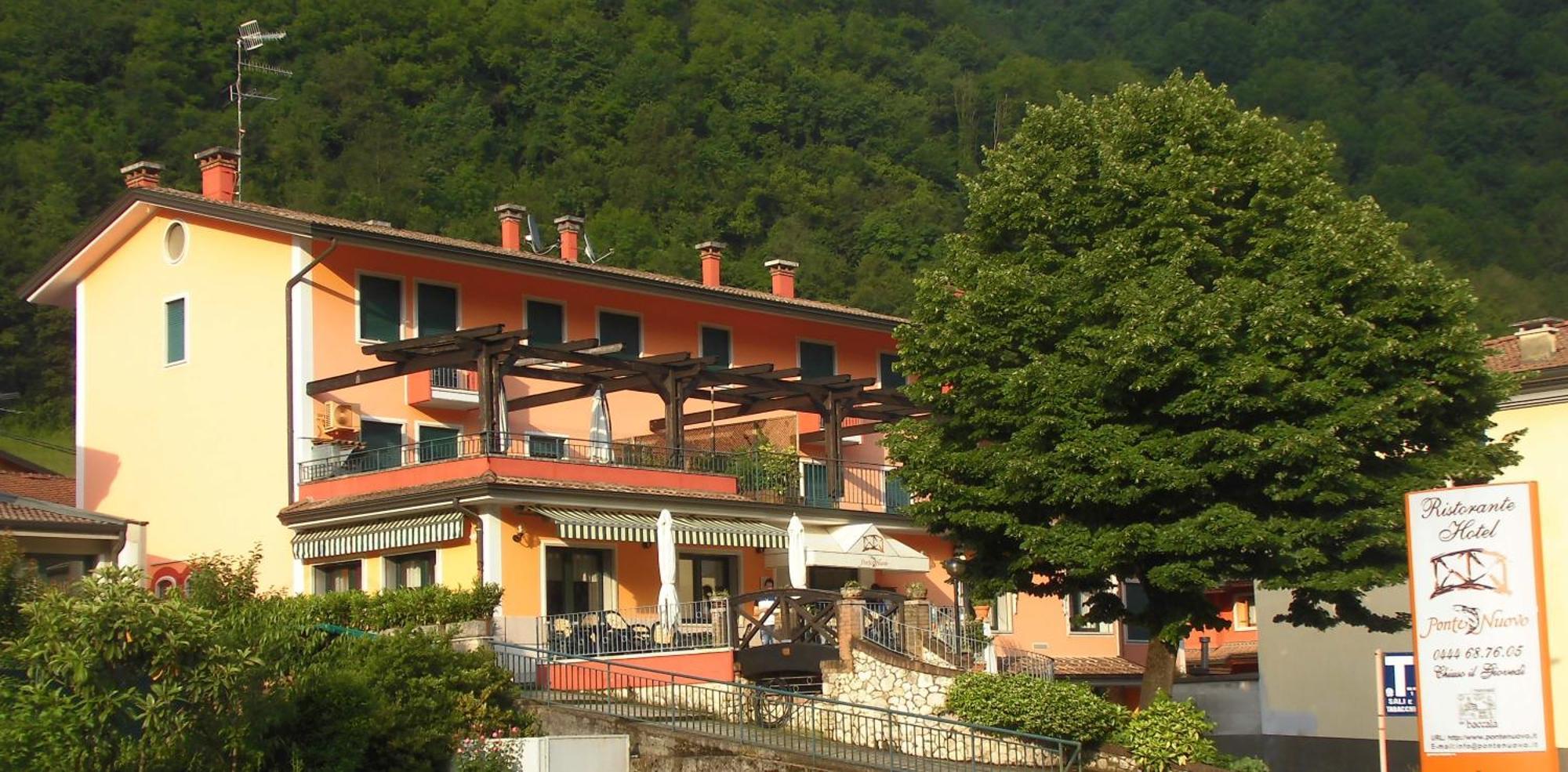 Ponte Nuovo Bed & Breakfast Altissimo Eksteriør bilde